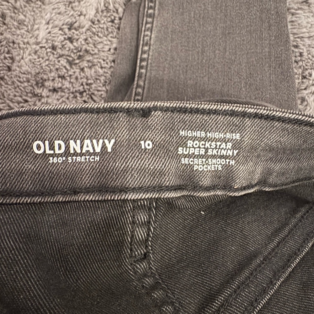NWT Old Navy High Rise Rockstar Skinny stretchy jean